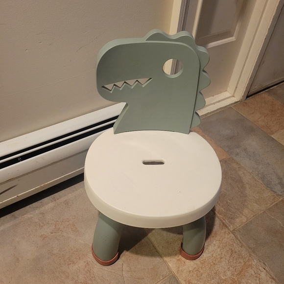 Dinosaur Themed Kids Stool Chair  in Green and White Heavy Plastic - Picture 3 of 7